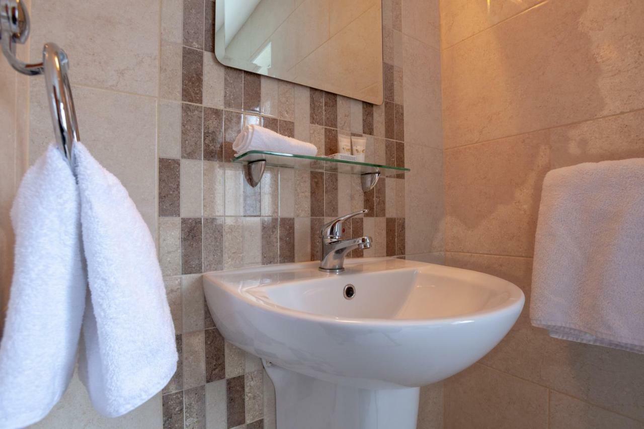 Seaview Heights Bed and Breakfast Ντίνγκλε Εξωτερικό φωτογραφία